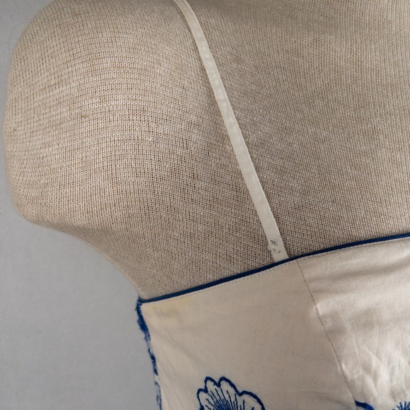 Chic Blue Floral Midi Dress - Picture 3 of 8